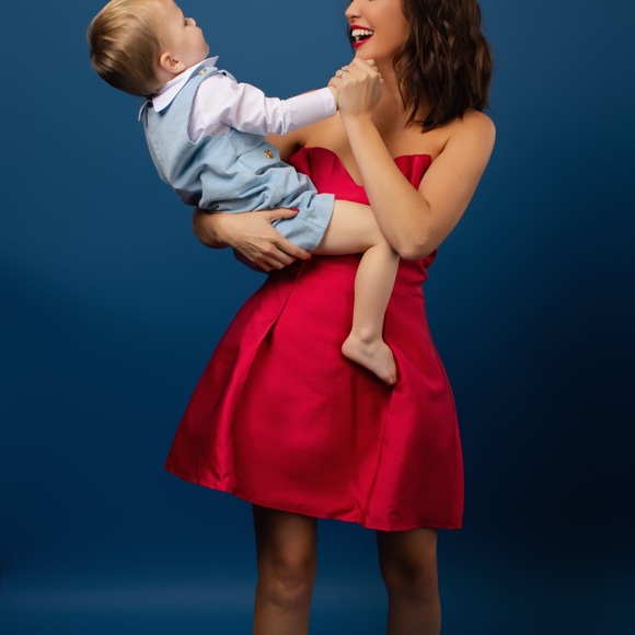 ASOS DESIGN satin sweetheart bandeau structured mini dress in red - Picture 5 of 5